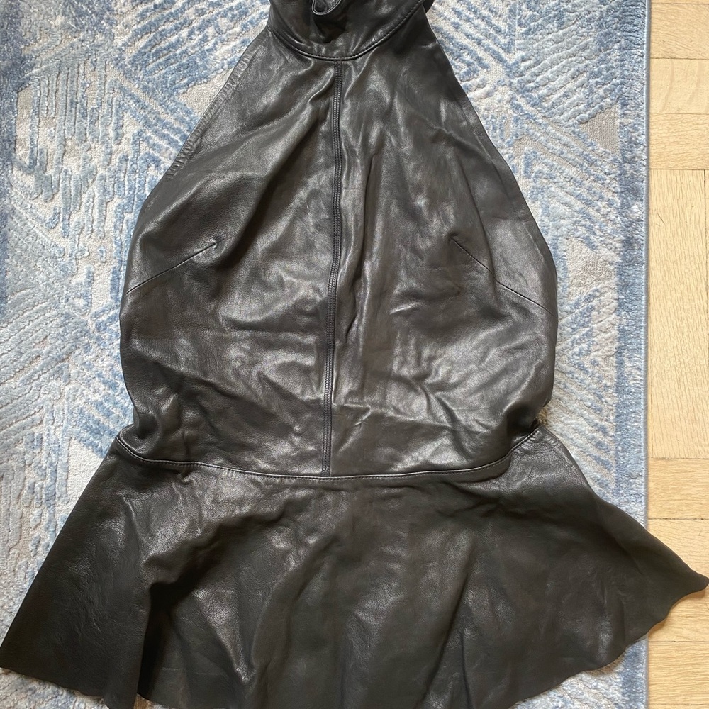 Avenue 32 black leather top
